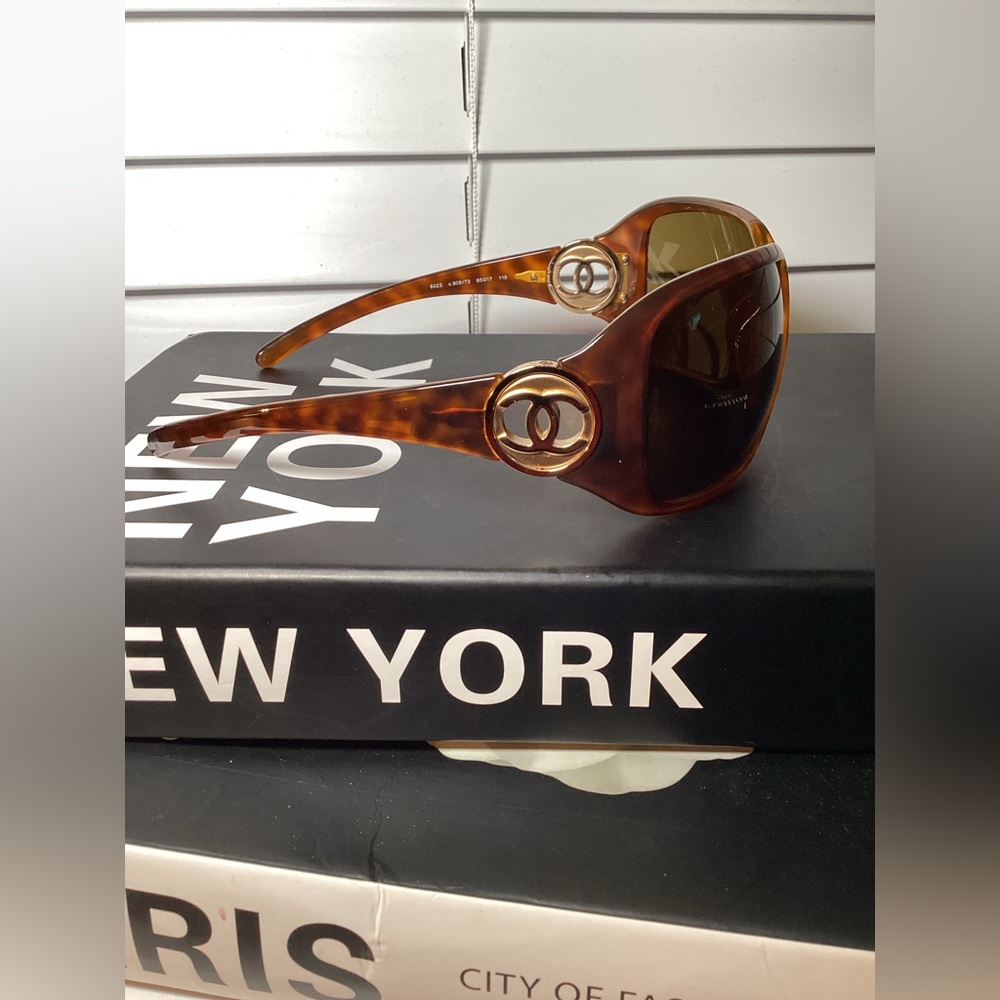Authentic Chanel Sunglasses (Tortoise and Gold) - Picture 4 of 6